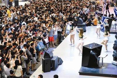 北京青年报：2016 ChinaJoy展最火的是什么？
