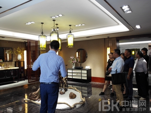 心海伽蓝展厅全新亮相，迎经销商考察团首批参观