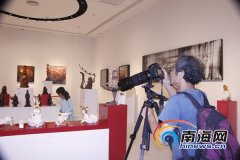 第二届海博会开设当代艺术展览 市民游客逛展“热”