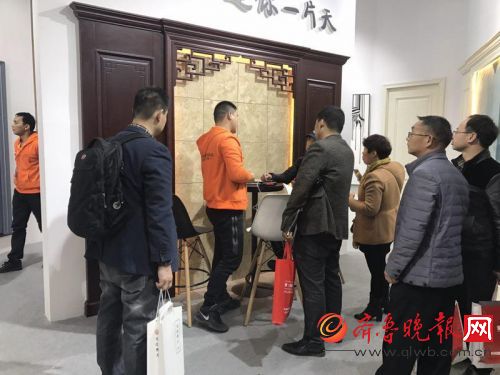 德菲诺实木背景墙亮相第十六届中国国际门业展览会(图2) 2
