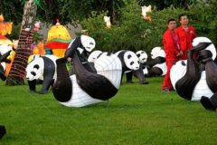 德国汉堡办中华彩灯展 熊猫彩灯龙充满中国元素